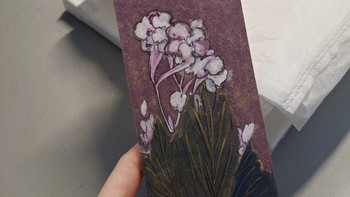 只要一支中楷笔，就可以画出这么漂亮的紫荆花书签～