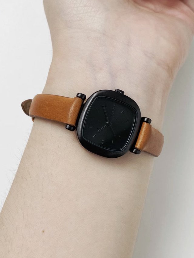 咖啡味的复古小手表