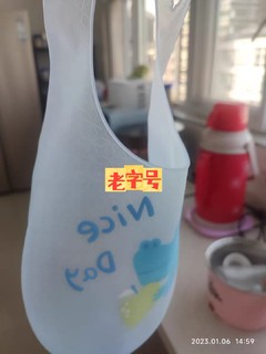 宝宝吃饭围兜硅胶防水超软兜兜