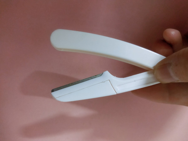 折叠式初学者修眉刀