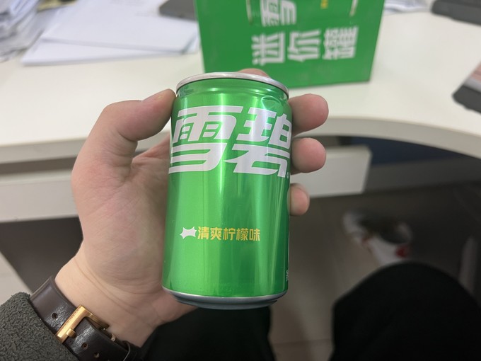 雪碧碳酸饮料