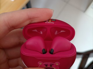 迪士尼草莓熊无线蓝牙耳机