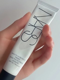 NARS 零油光零恐慌妆前乳