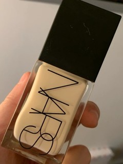 我从来没有过如此干净的底妆！ nars 超方瓶