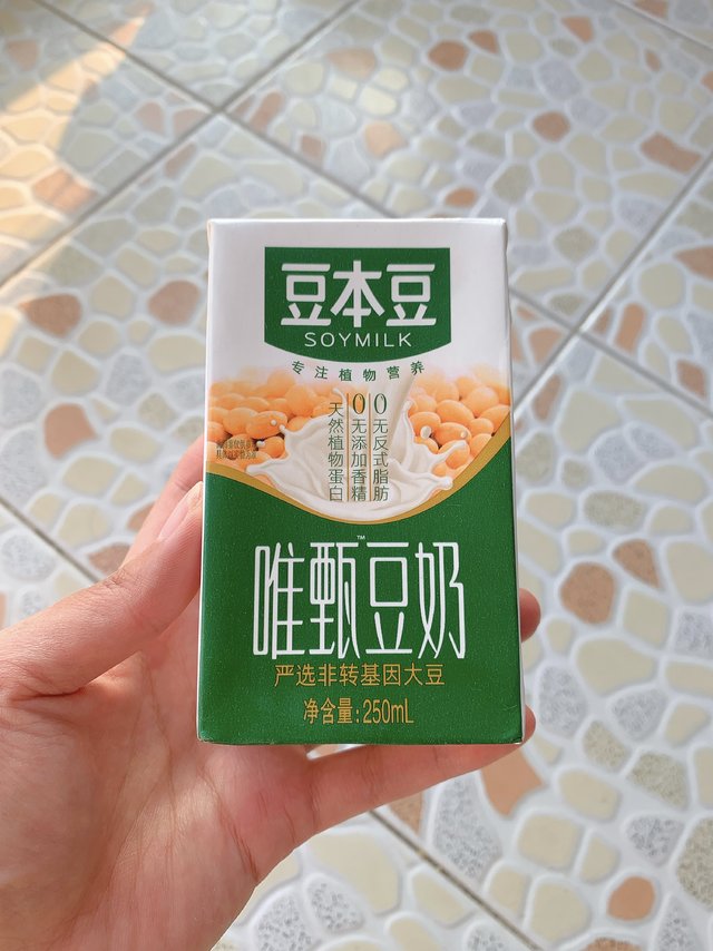 豆本豆的豆奶配料干净，日期新鲜