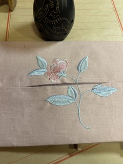 汉服绣花的纸巾包