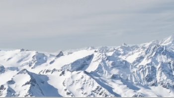 趁着冬天冰雪未消融，一起去滑雪吧