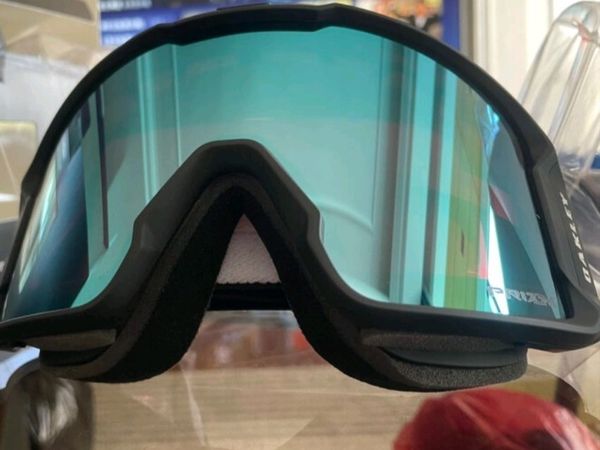 高端滑雪镜我选择欧克利