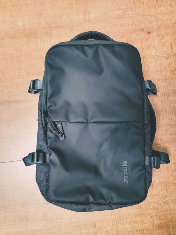 incase男士双肩包怎么样 朴实无华的 incase eo 旅行双肩包_什么值得