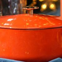 炒菜锅用什么材质的锅最好？用过上百口锅，常驻厨房的就这4种！