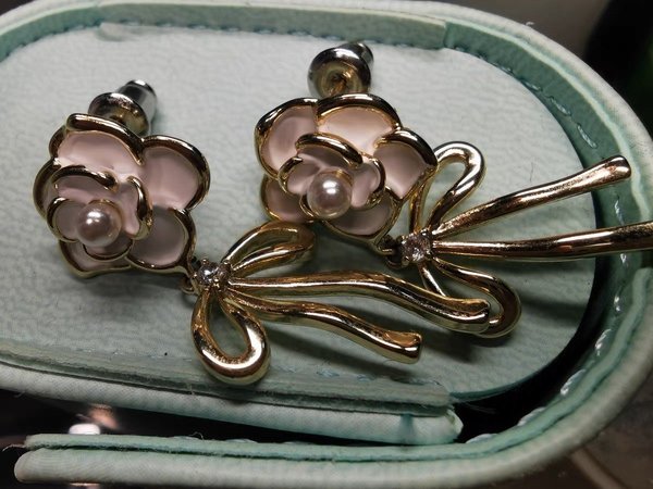 山茶花蝴蝶结耳环绝美