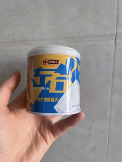 林家铺子黄桃椰果罐头。