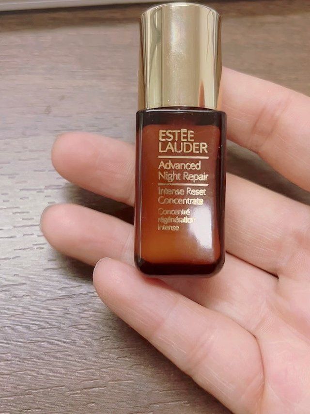 护肤装备～雅诗兰黛精华水