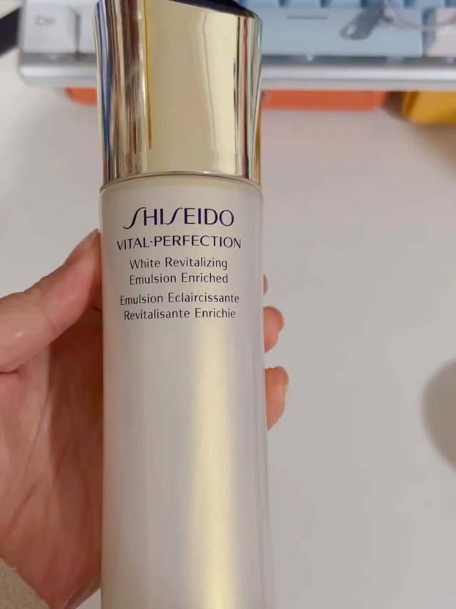 我的护肤装备～资生堂悦薇珀翡紧颜亮肤乳