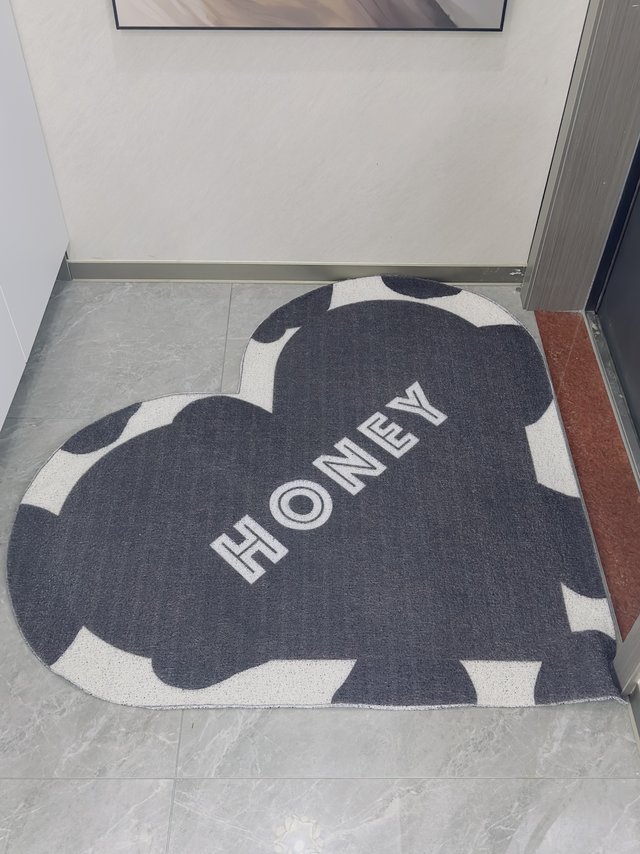 换了这么多地垫感觉丝圈地垫是最好用的