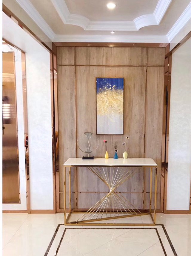 高颜值玄关柜轻奢风