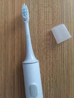 电动牙刷很好,操作简单方便
