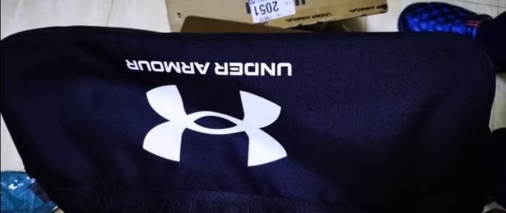 安德玛（UNDERARMOUR）Loudon中性小号训练运动旅行包1360461 黑色001 均码