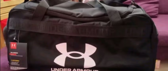 安德玛（UNDERARMOUR）Loudon男女同款情侣小号训练运动旅行包1360463 黑色001 均码