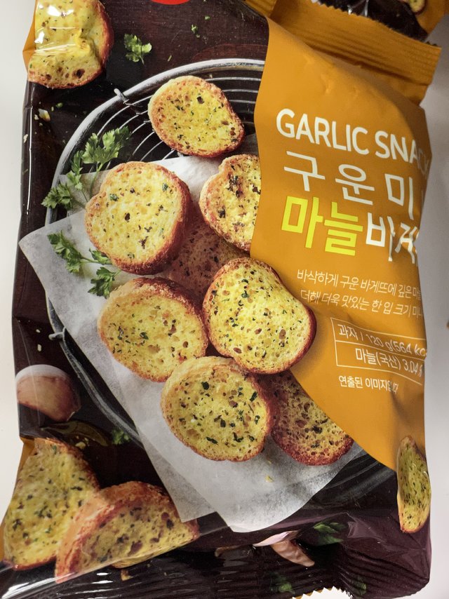 蒜香味的面包饼干值得一吃