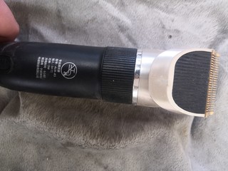 家庭版奥克斯电动理发器