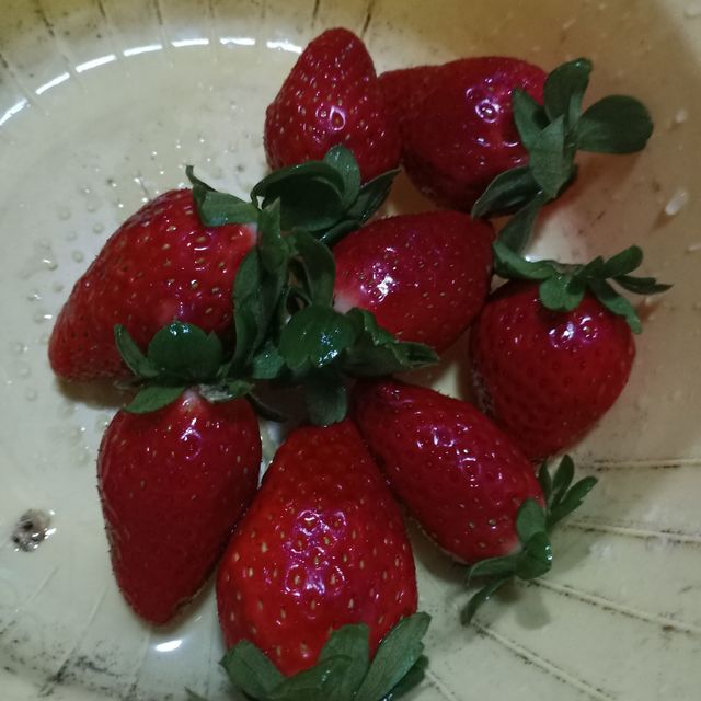 新鲜甜度超高的草莓🍓