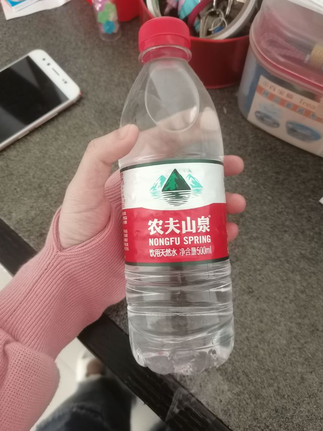 农夫山泉矿泉水纯净健康