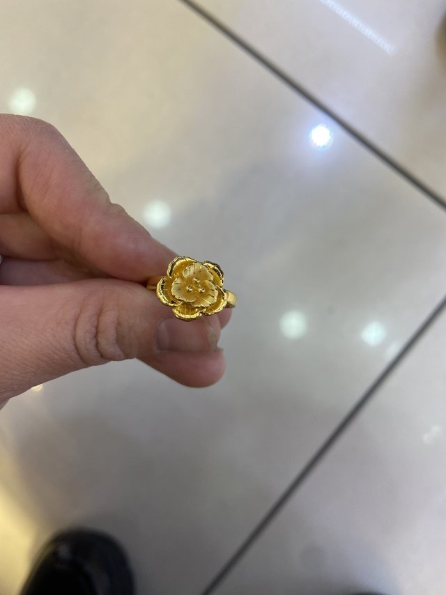 情人节奖励自己一个金戒指不过分吧