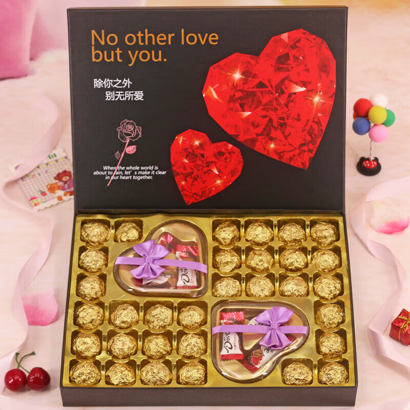 精致又美味的巧克力礼盒，情人节的仪式感满满的