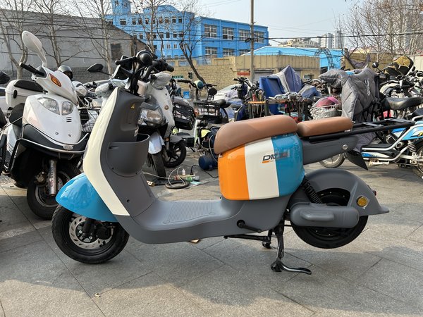 机缘巧合下入手了冷门电动车—哈啰电车