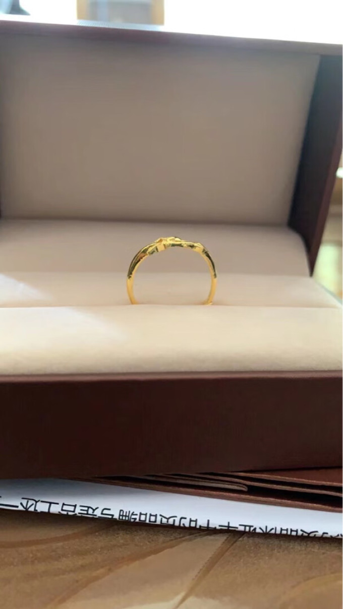 周生生黄金戒指