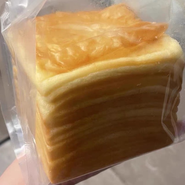 可以撕着吃的面包🍞，太柔软了哈哈哈