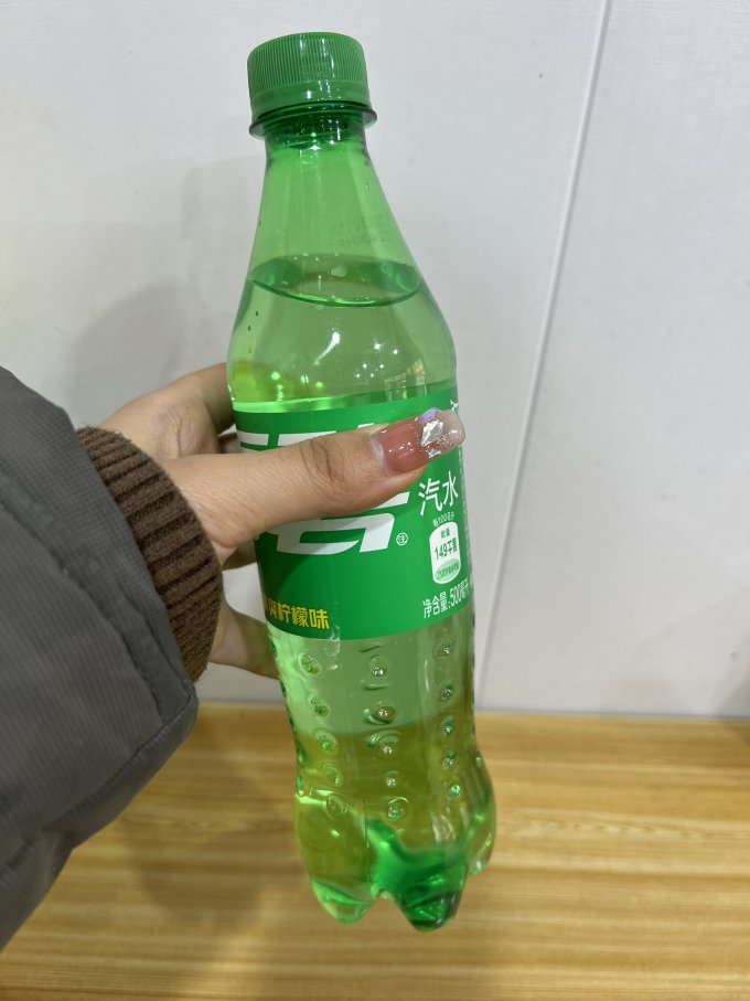 雪碧碳酸饮料