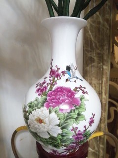 花开富贵的瓷花盆