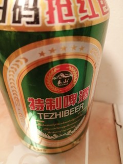 微醺浓郁的特制啤酒