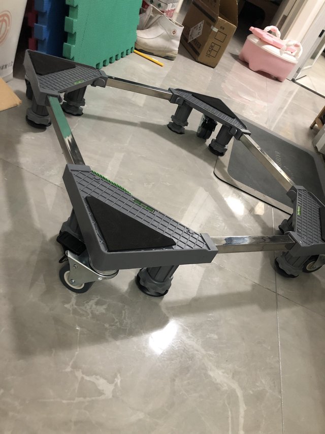 置物支架 带轮 方便脱拉拽