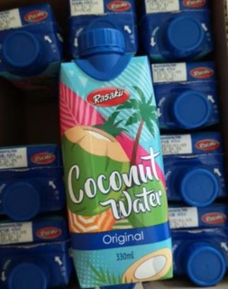回购款的椰子水，挺好喝的。