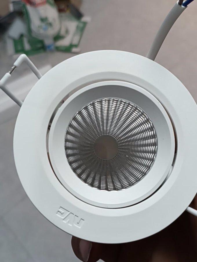 雷士照明射灯怎么样 质量很好,材质也不错!款式好看._什么值得买