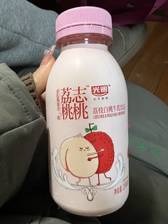 这款荔枝桃桃味牛乳也太美味了！