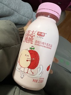 这款荔枝桃桃味牛乳也太美味了！