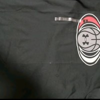 安德玛（UNDERARMOUR）春夏男子篮球运动短袖T恤1370230 黑色001 3XL