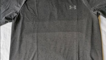 安德玛（UNDERARMOUR）Vanish Seamless男子跑步运动短袖T恤1361356 灰色012 L