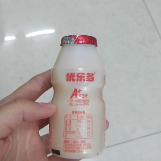 好喝又好玩的优乐多乳酸菌牛奶