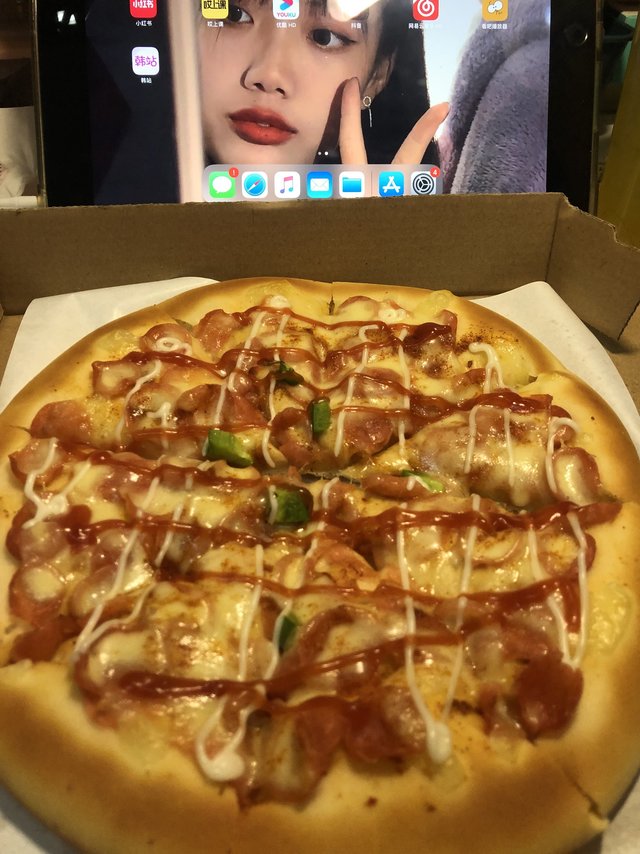 对披萨有一种莫名其妙的爱