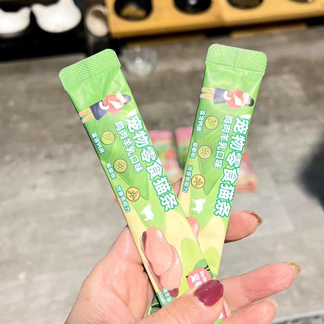 力狼猫条 yyds，适口性好营养丰富！