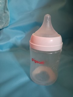 宝宝出生必用奶瓶