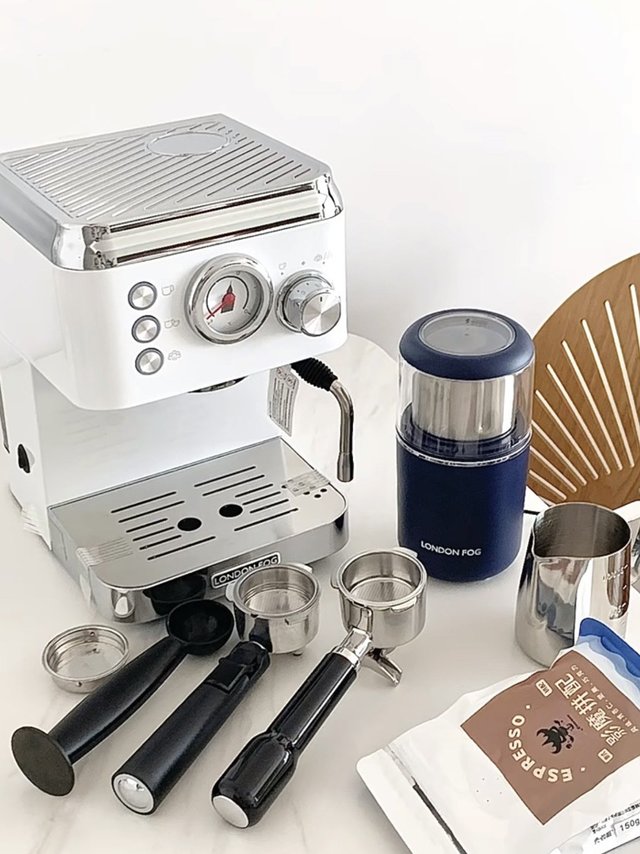 买咖啡机送磨豆机？这也太卷了吧😅