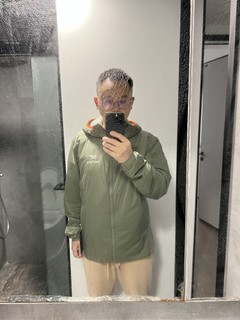 始祖鸟 Atom LT Hoody 别样