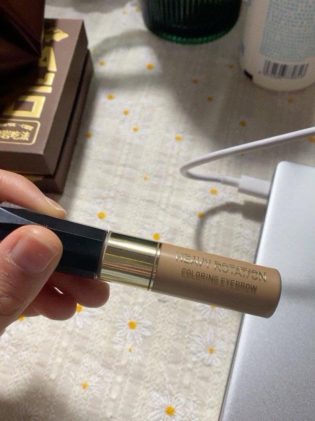 让妆容更加温柔大气的染眉膏！