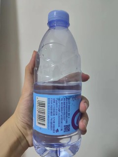 那些矿泉水中的小众品牌